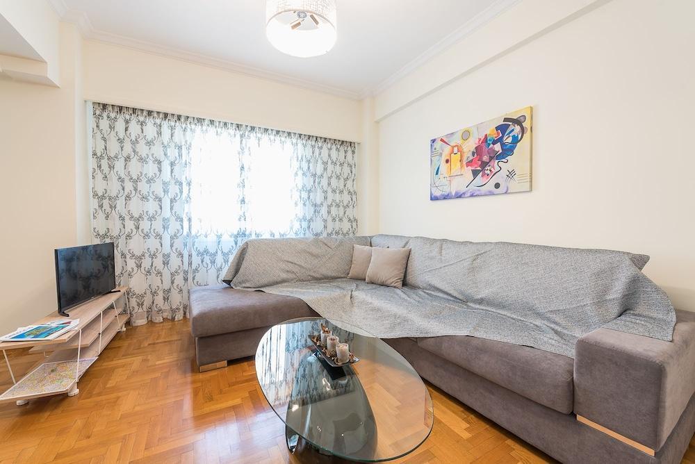 Comfy Apartment In Acropolis Area By Cloudkeys เอเธนส์ ภายนอก รูปภาพ