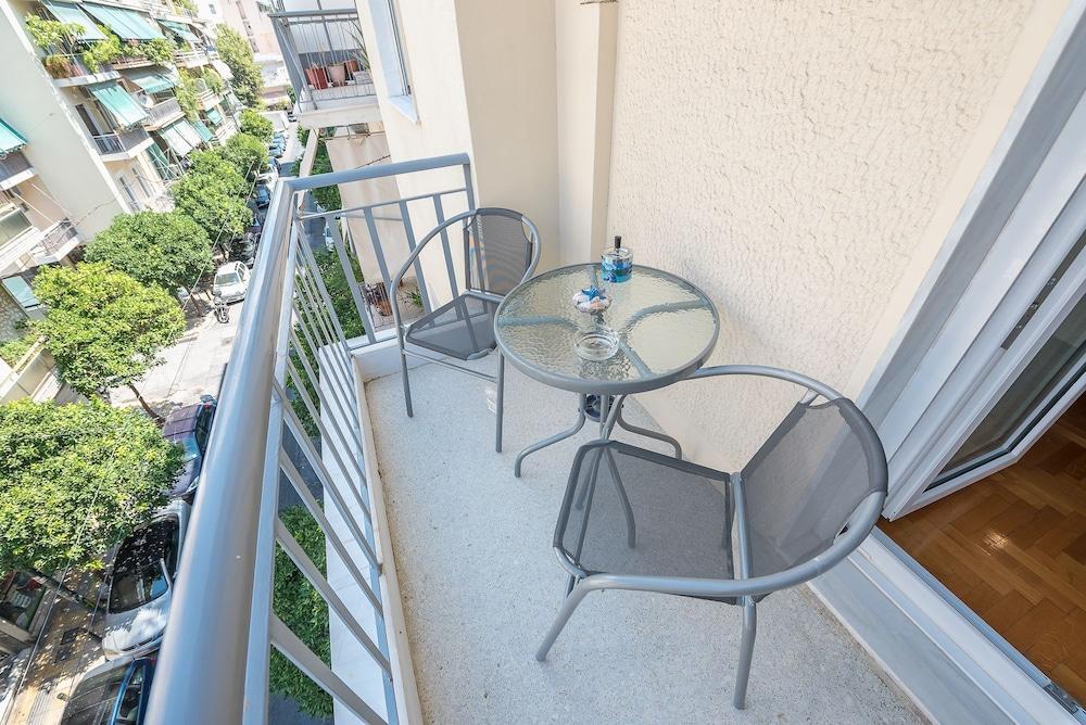 Comfy Apartment In Acropolis Area By Cloudkeys เอเธนส์ ภายนอก รูปภาพ